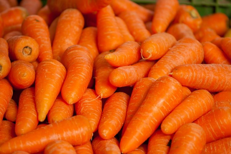 The Amazing Health Benefits of Carrots - They are one of the healthiest vegetables around.